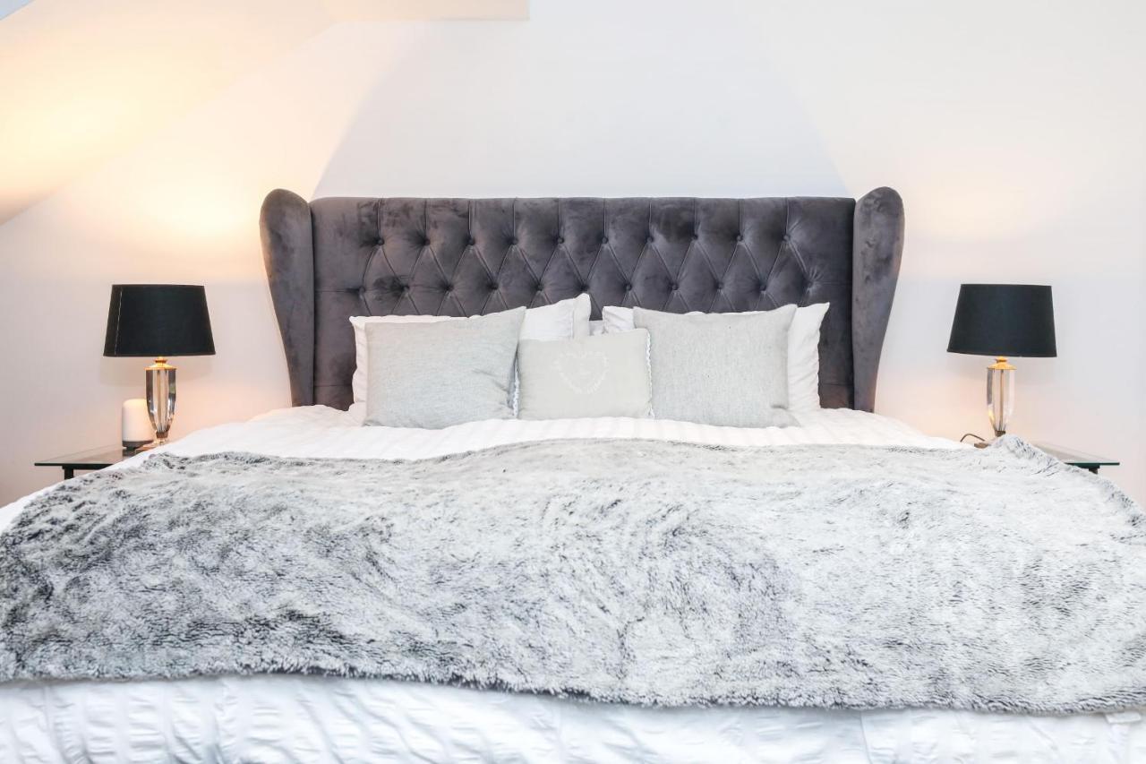 Luxury 3 Bed Royal Mile Apartment Edinburgh Bagian luar foto