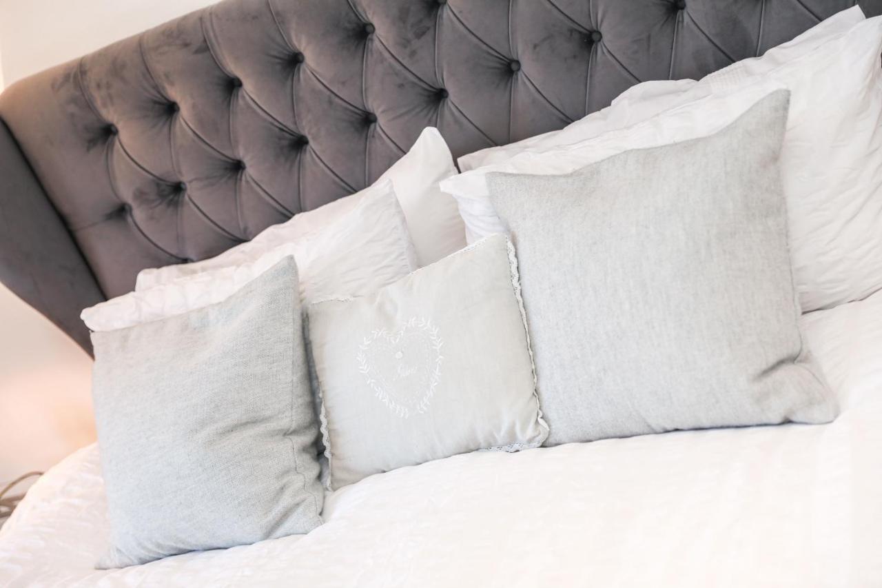 Luxury 3 Bed Royal Mile Apartment Edinburgh Bagian luar foto