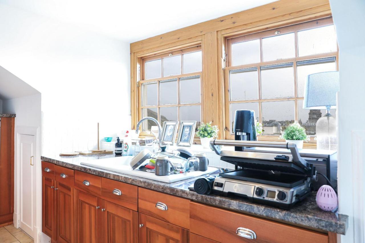 Luxury 3 Bed Royal Mile Apartment Edinburgh Bagian luar foto