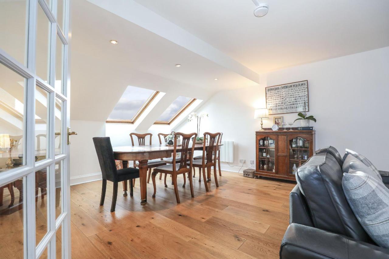 Luxury 3 Bed Royal Mile Apartment Edinburgh Bagian luar foto