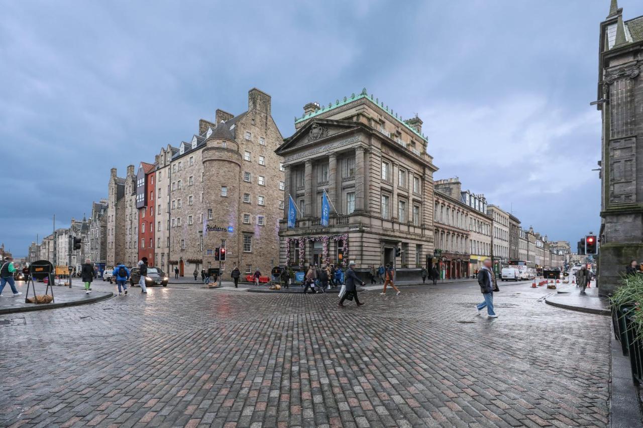 Luxury 3 Bed Royal Mile Apartment Edinburgh Bagian luar foto