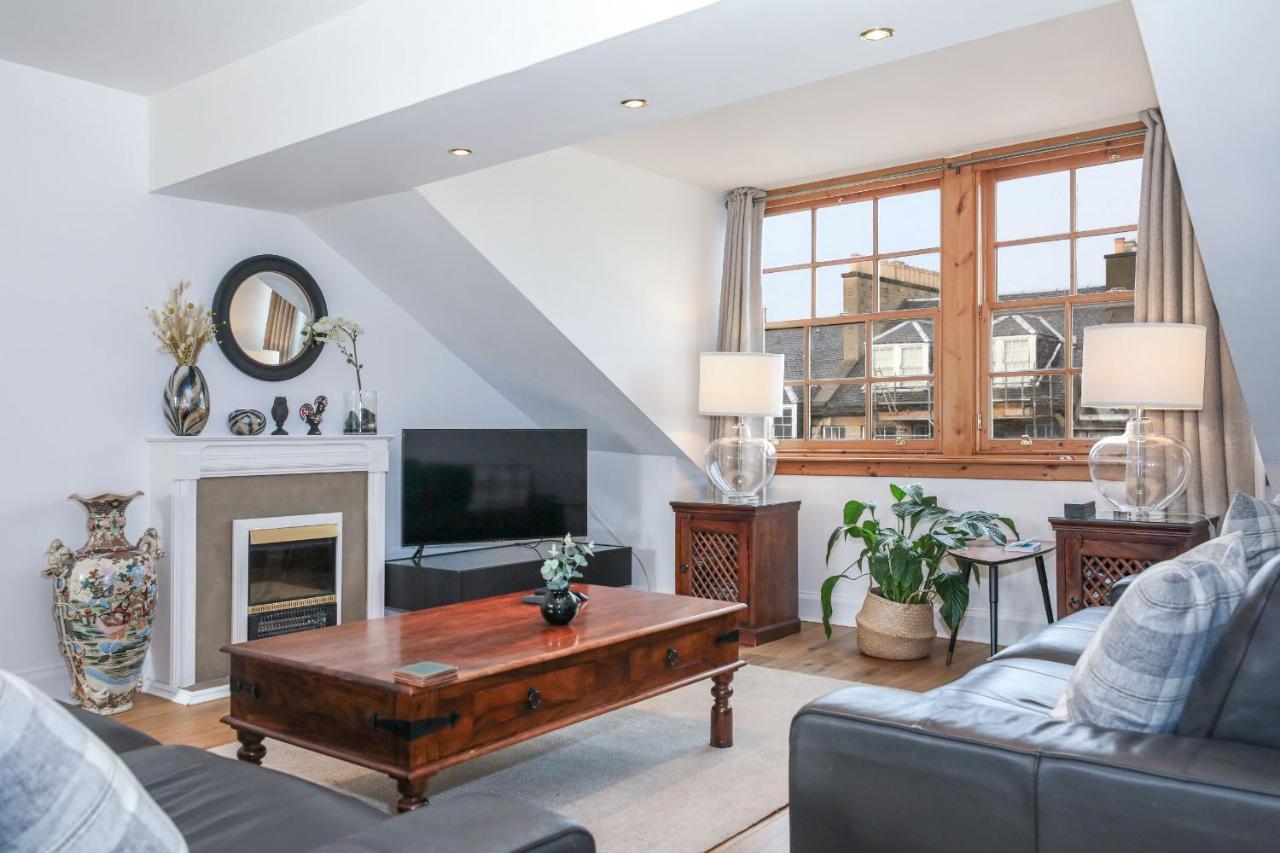 Luxury 3 Bed Royal Mile Apartment Edinburgh Bagian luar foto